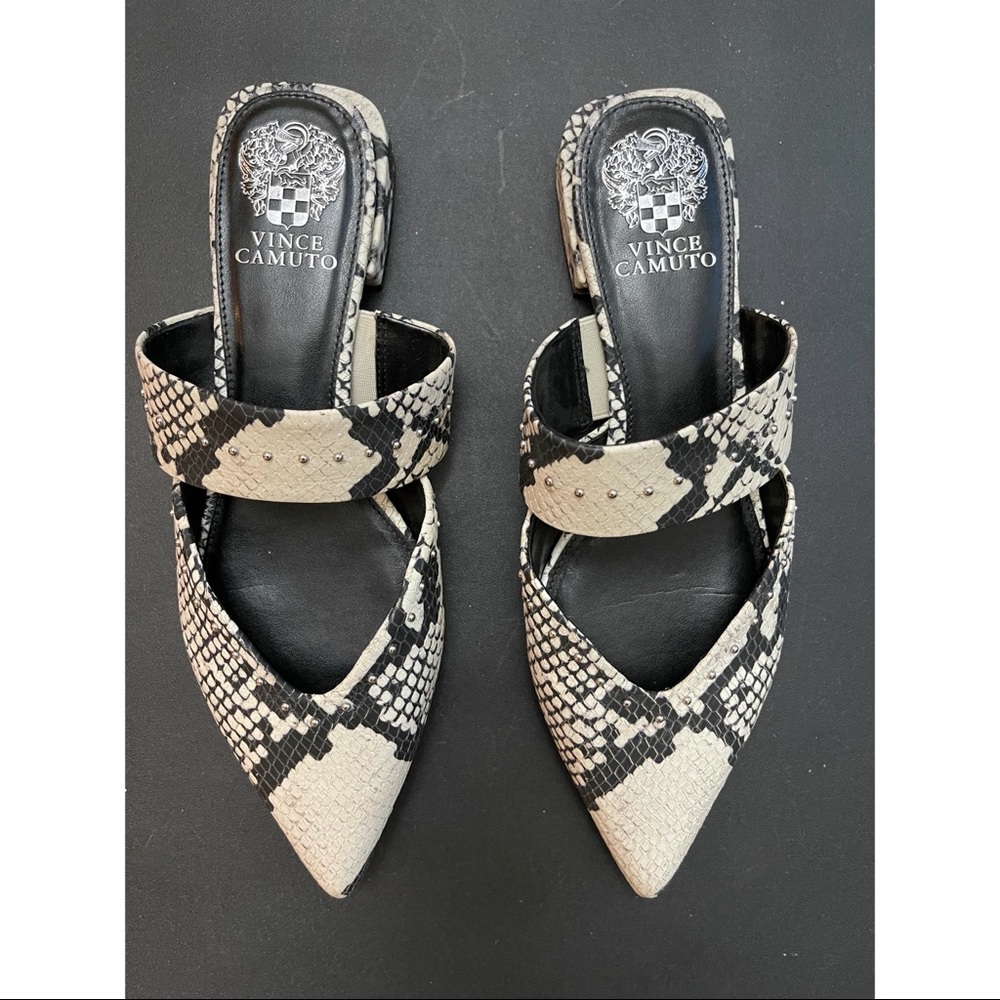 Vince Camuto Mules black/white snake skin